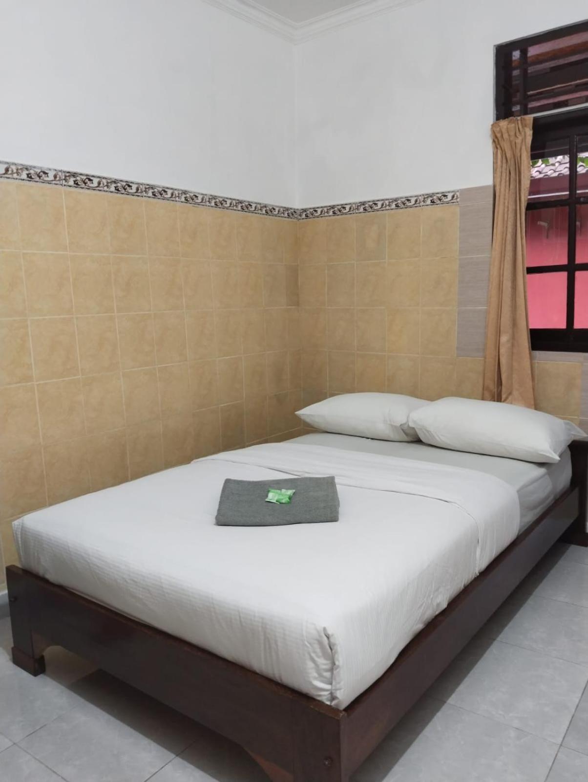 Hotel Lestari Gilimanuk Kültér fotó